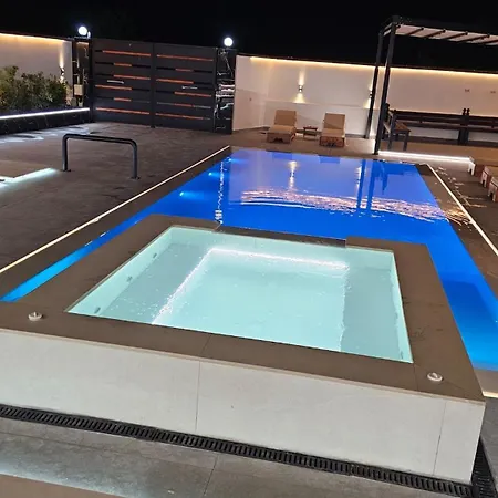 Aventus Luxury *