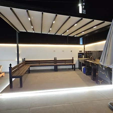Aventus Luxury Βίλα