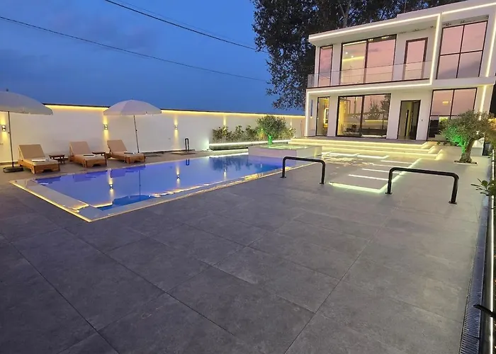 Villa Aventus Luxury *