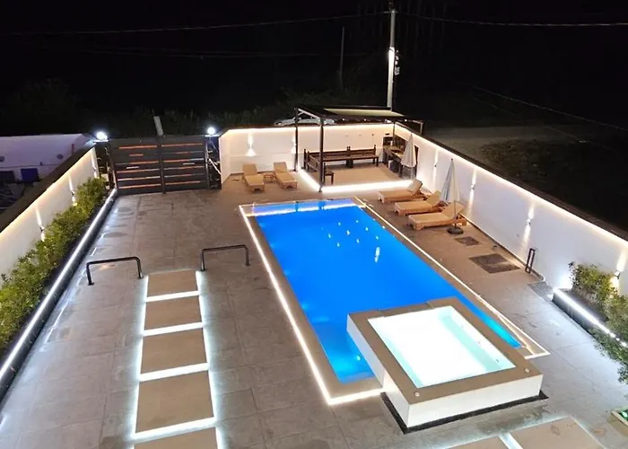 Aventus Luxury *