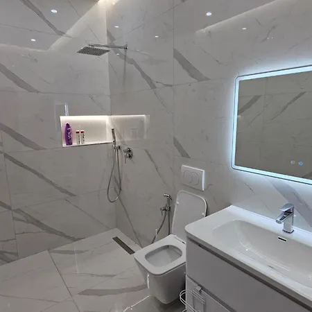 فيلة Aventus Luxury *