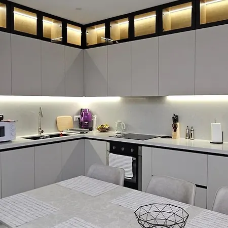 فيلة Aventus Luxury *