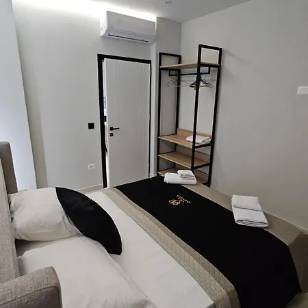 Aventus Luxury ヴィラ Rrushkull (Durres)