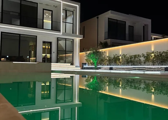 Aventus Luxury Vila Rrushkull (Durres)